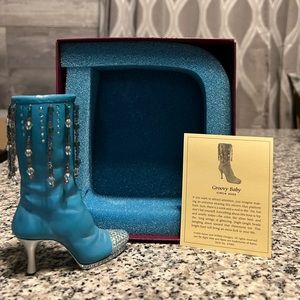 Raine Just the Right Shoe Collectable “Groovy Baby”